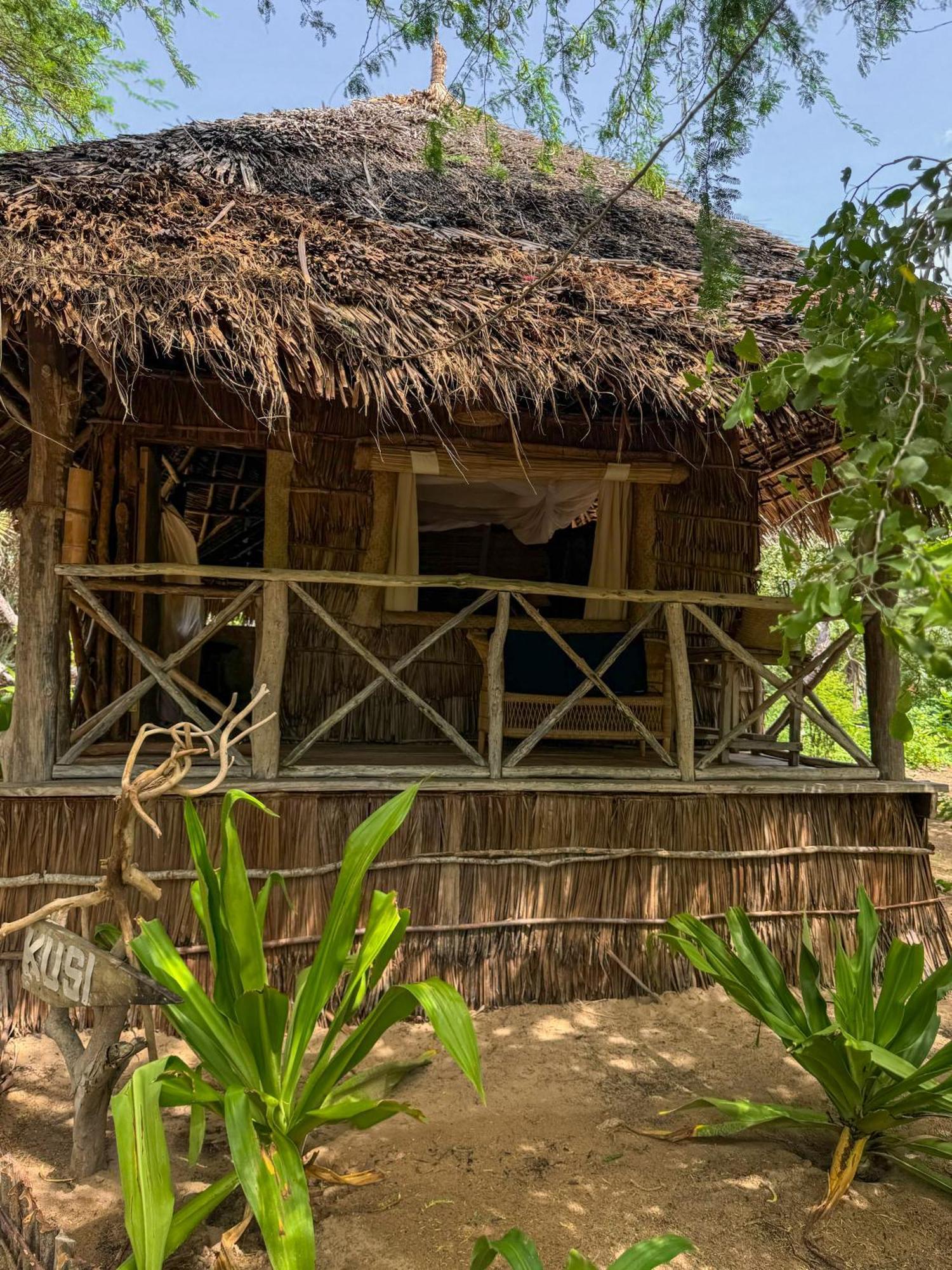 Che Shale Hotel Mambrui Bagian luar foto